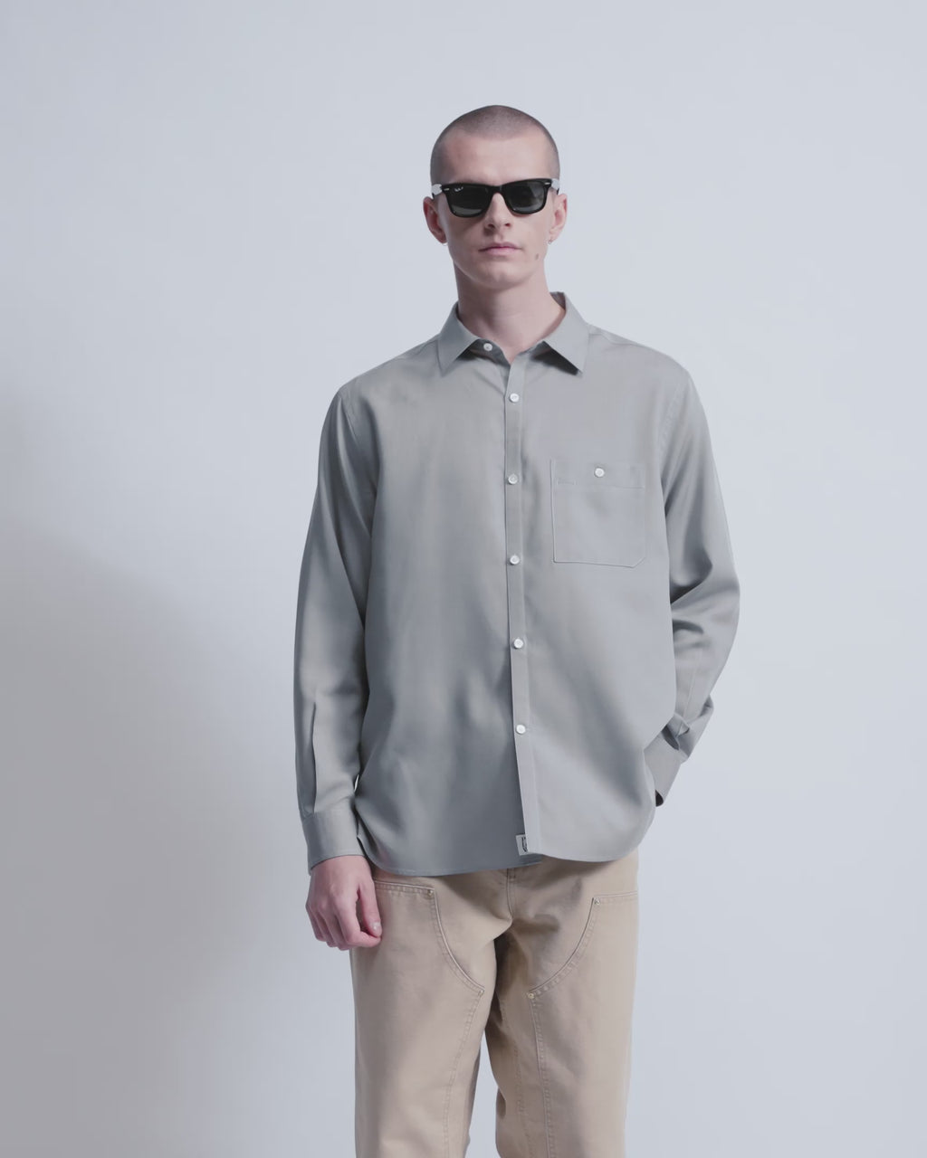 Walter - Tencel in Platinum Grey - video